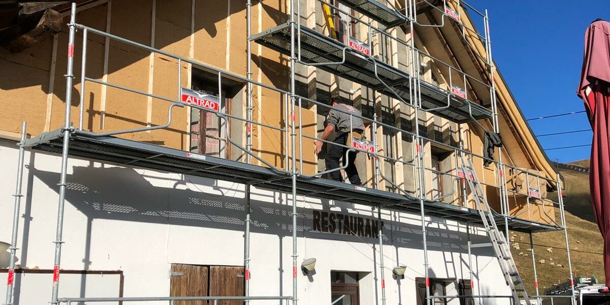 210915 réfection couverture plus isolation et bardage Chantier toussuire restaurant sur les pistes02