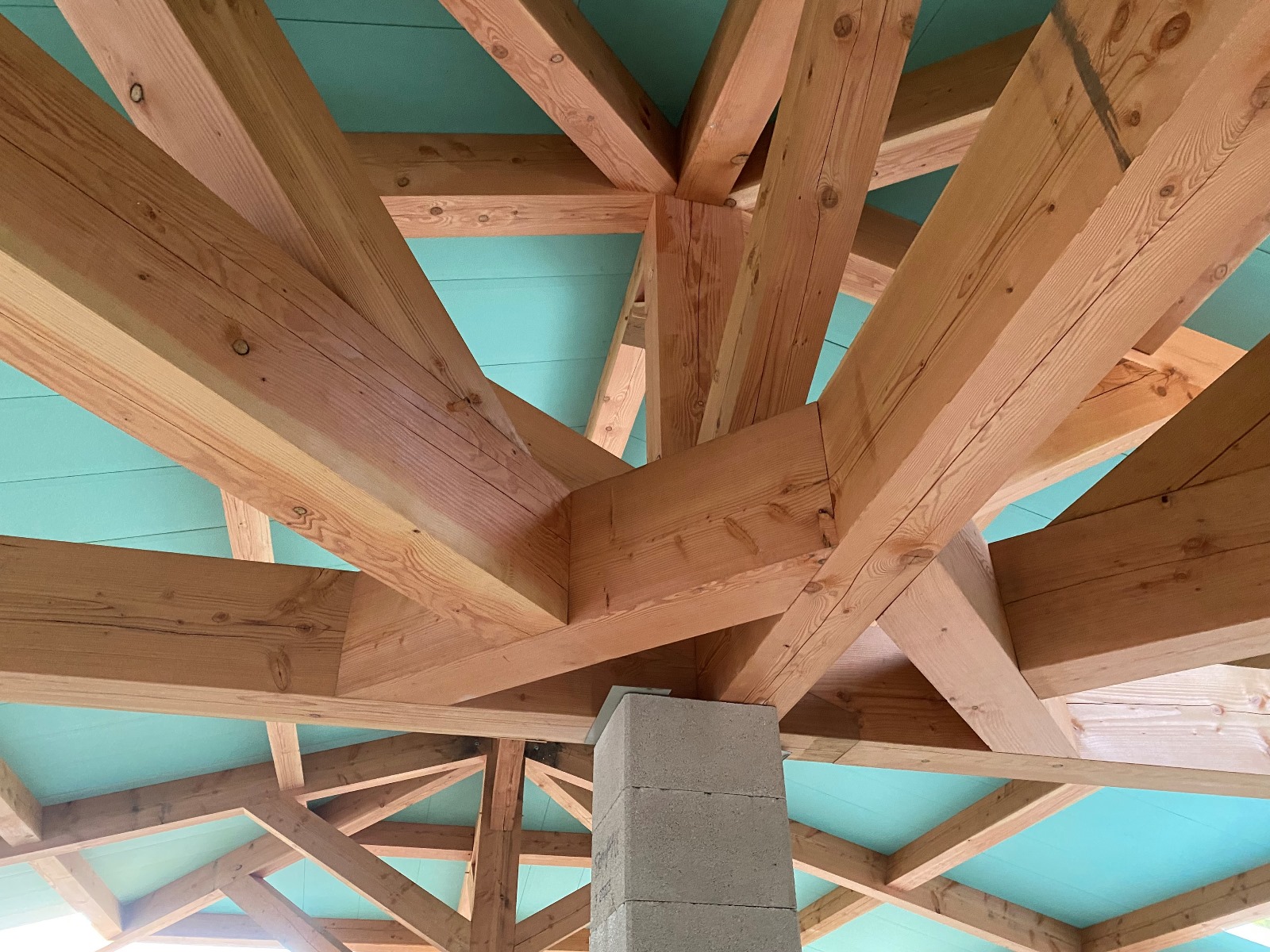 240628 charpente Cuges-les-pins-01